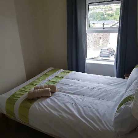 בית נופש 3 Bed, Newly Renovated, City- Suits 5 Guests *